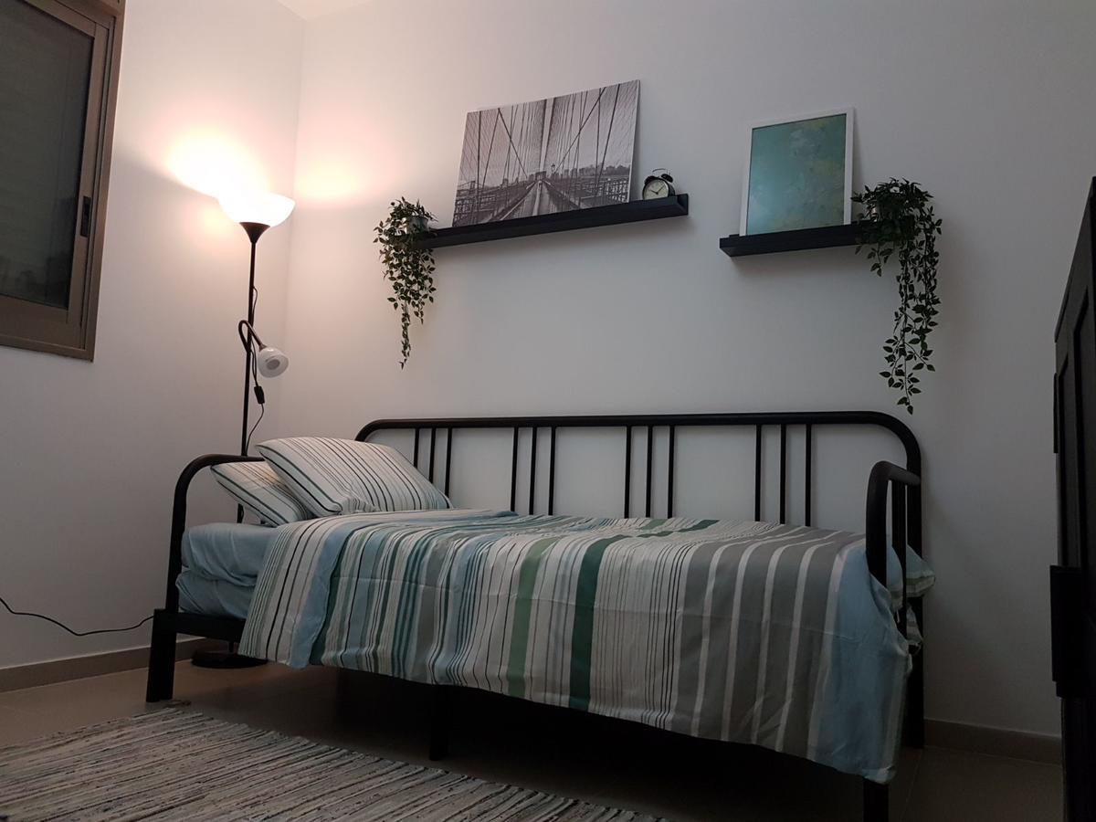 Private Bed/Bathroom In Netanja Zewnętrze zdjęcie