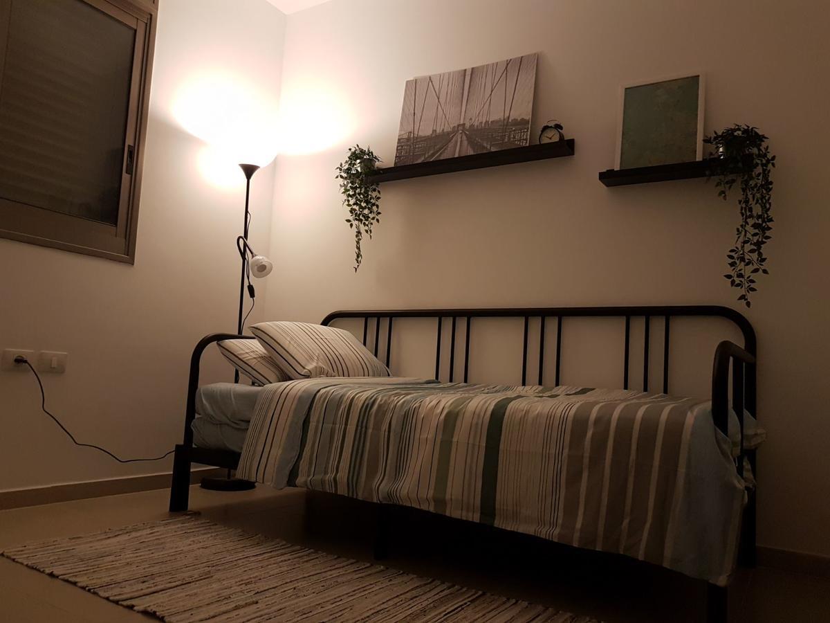 Private Bed/Bathroom In Netanja Zewnętrze zdjęcie