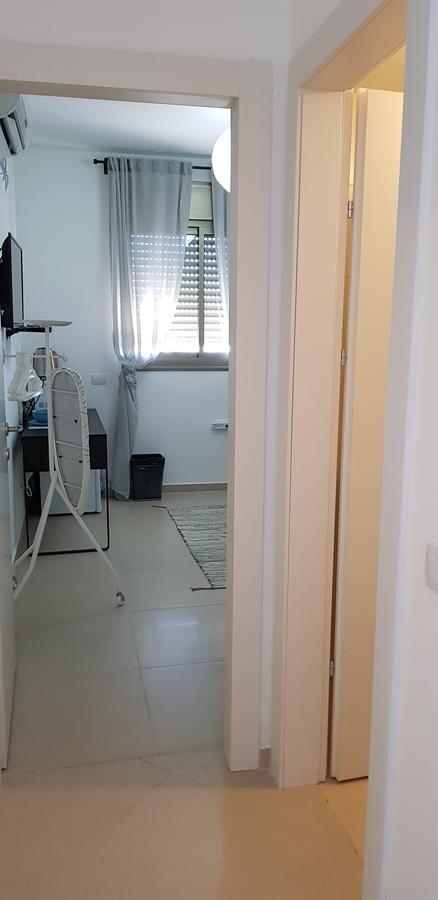 Private Bed/Bathroom In Netanja Zewnętrze zdjęcie
