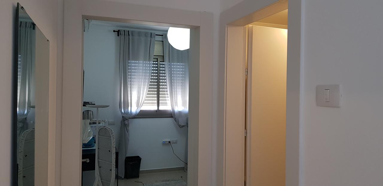 Private Bed/Bathroom In Netanja Zewnętrze zdjęcie