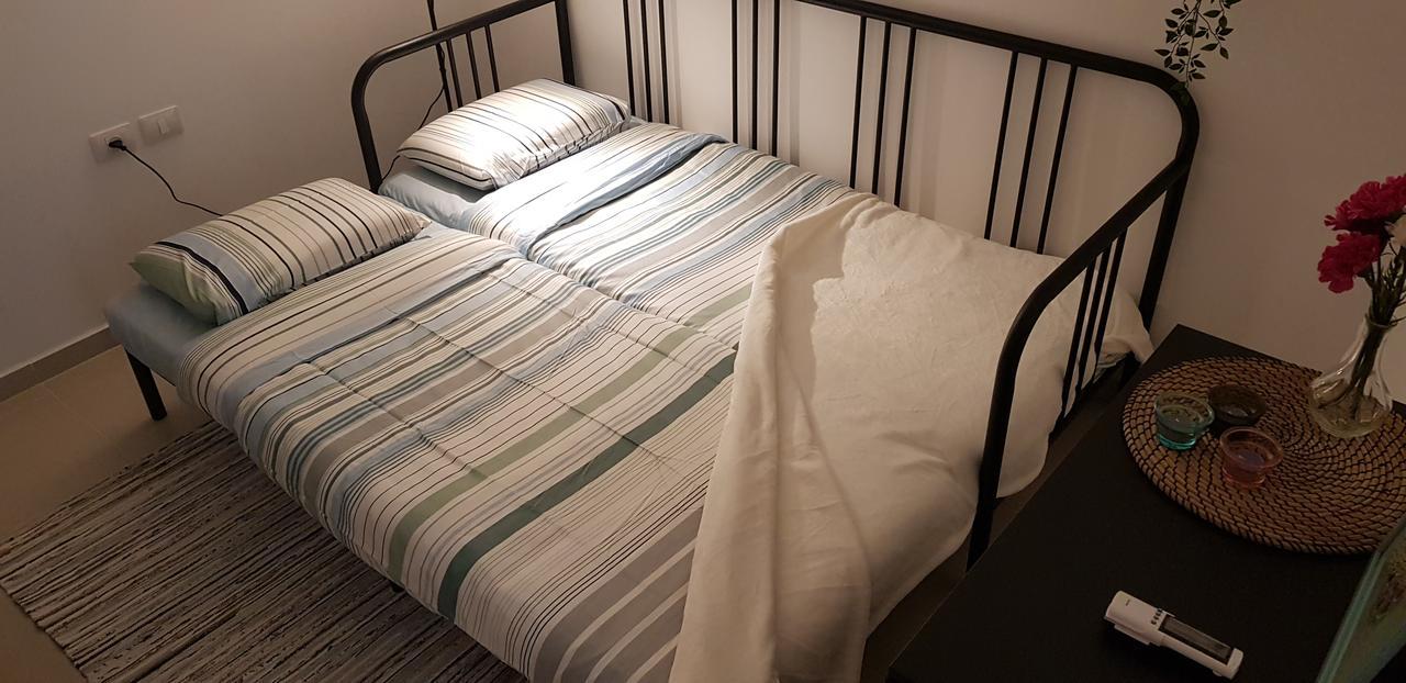 Private Bed/Bathroom In Netanja Zewnętrze zdjęcie